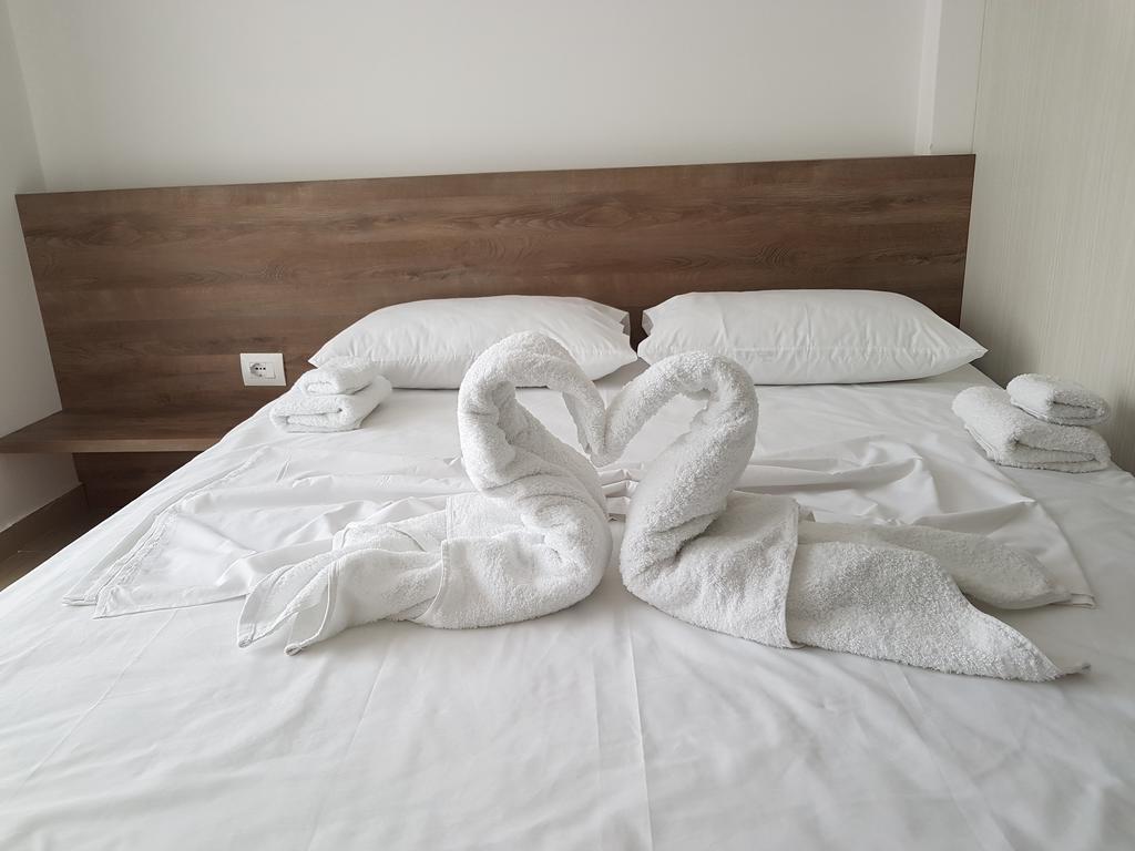Viktoria'S Apartments Shëngjin Dış mekan fotoğraf