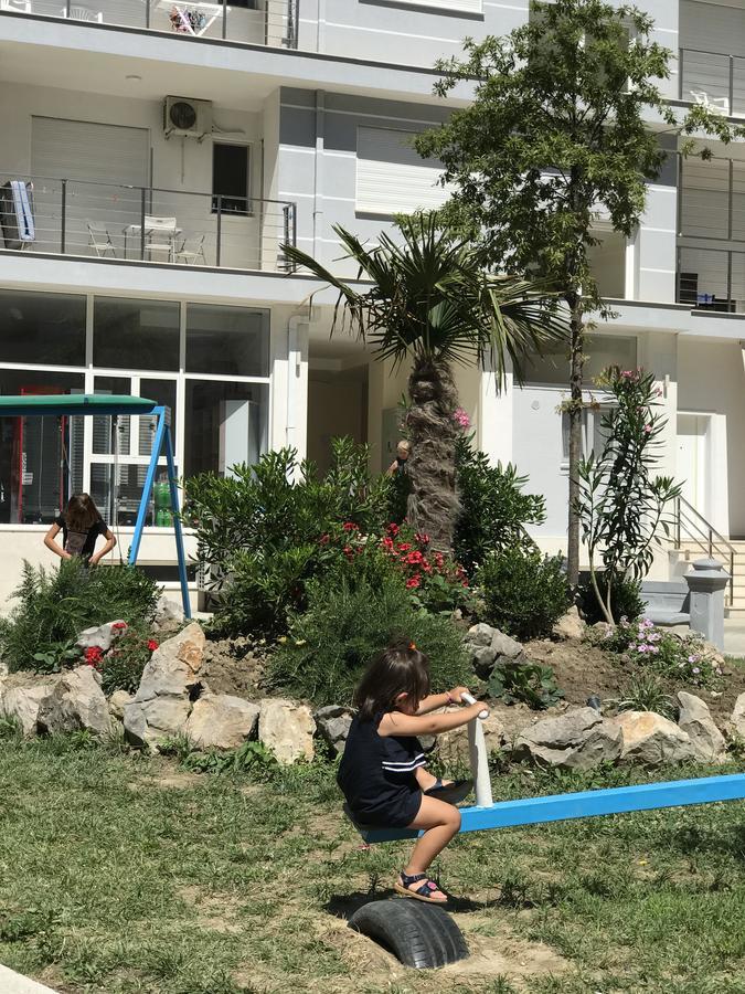 Viktoria'S Apartments Shëngjin Dış mekan fotoğraf